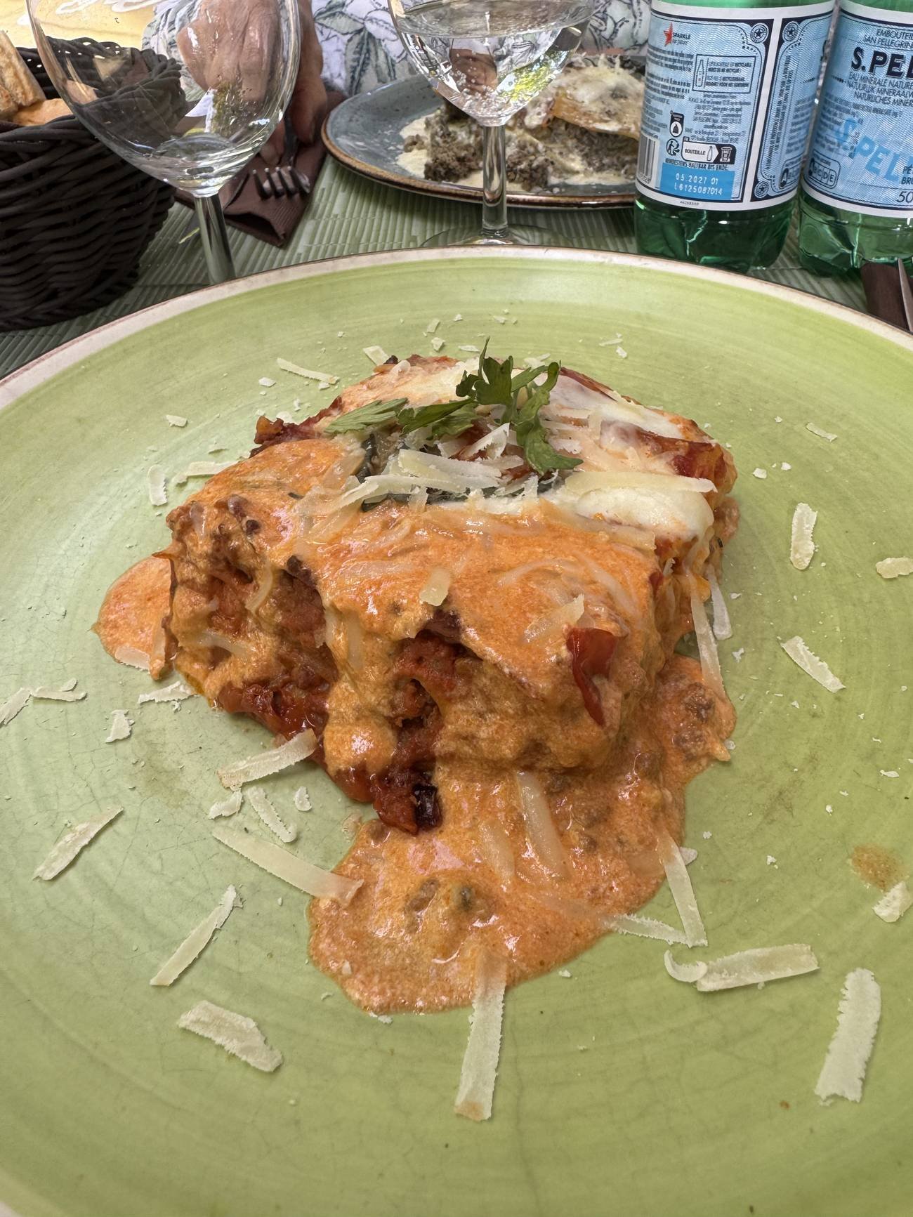 Part de lasagne bolognaise gratinée